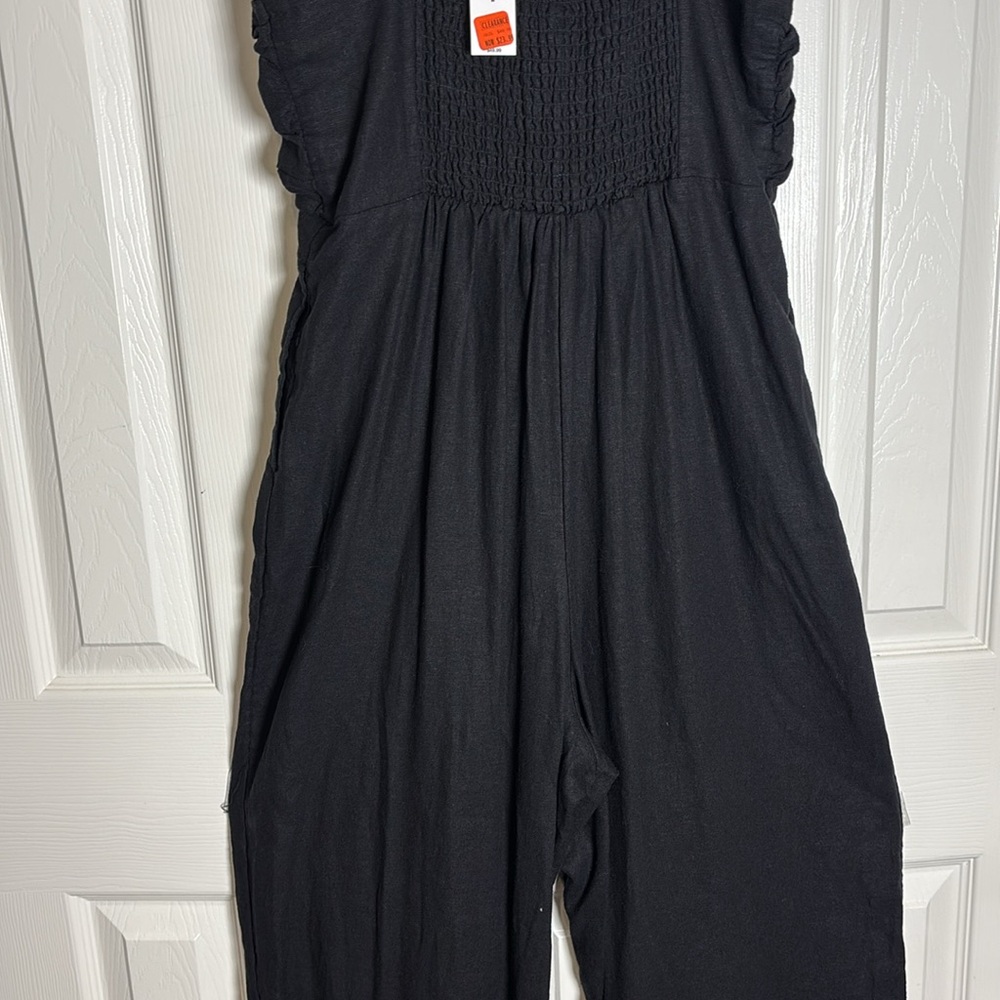 Old Navy Tie Shoulder Cropped Twist Front Smocked Jumpsuit - Picture 9 of 12